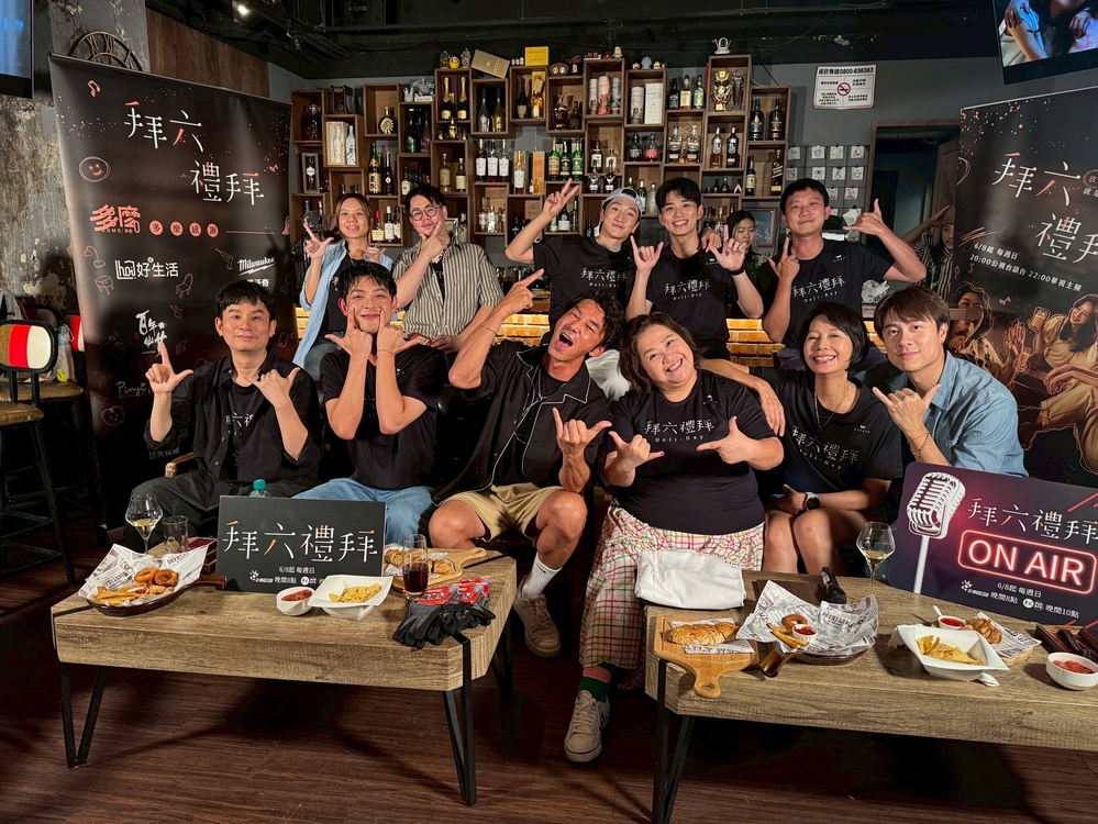 《拜六禮拜》大結局收視飆破1！劇組驚喜替鍾欣凌慶生 | 《拜六禮拜》導演、編劇及演員3日晚間齊聚酒吧舉行直播