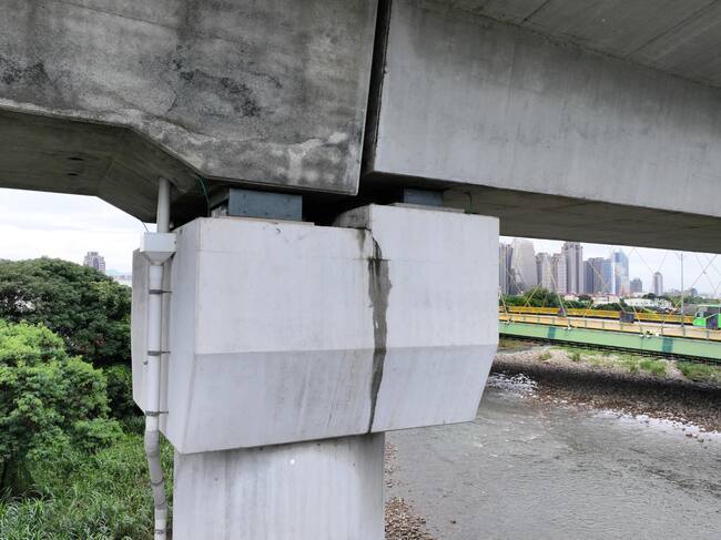 虛驚一場！網傳高鐵橋梁出現「裂痕」？　高鐵緊急澄清「是水痕」 | 華視新聞