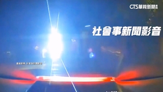 疑行車糾紛　運將狂閃強光.下車亮刀理論