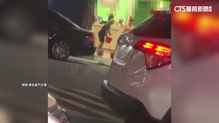 網紅鳳梨2地飲料店被潑穢物　2男落網稱服務差