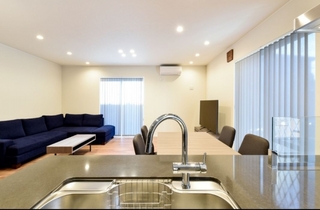 裝潢地板要選木頭還是磁磚？　內行推「1無敵組合」：一次滿足