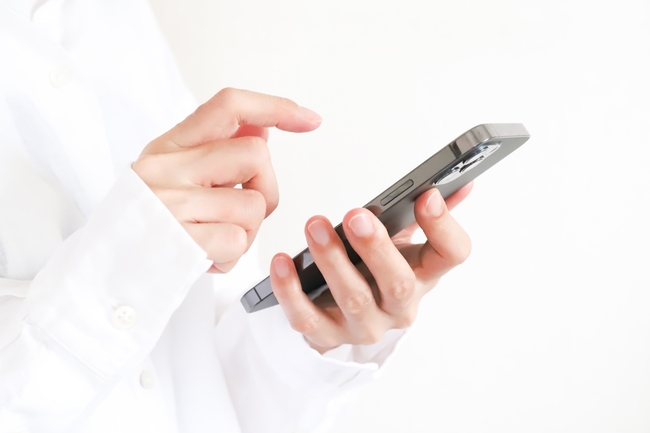 表情符號「笑到流淚」升級版！　她曝日本人加「1符號」　網讚：學起來 | 華視新聞