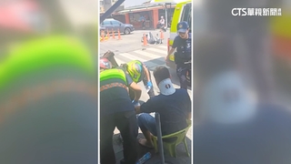 彰化暴雨炸出地面1米寬坑洞　機車栽坑騎士噴飛送醫