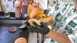 全台首創榴槤市集！　近40攤榴槤美食吸引滿滿人潮