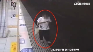 顧看手機沒看路！　板橋車站旅客踩空摔鐵軌