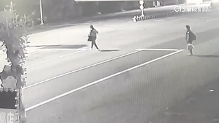 快跑穿越車道.橫跨約30米　7旬婦遭撞飛斷魂