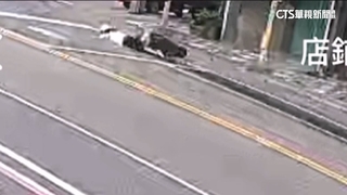 民眾疑倒含油垃圾噴濺未清　滿地油漬害女騎士慘摔