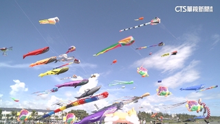 高雄旗津風箏節　130隻海洋主題風箏飄揚天空