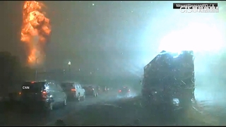 美國南卡羅來納州劇烈雷擊　火柱沖天瞬間停電