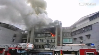 南港公寓大火！　火舌濃煙狂竄　78歲婦無呼吸心跳