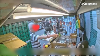 阿伯每天送花　雞蛋糕老闆娘拒收被「強迫中獎」