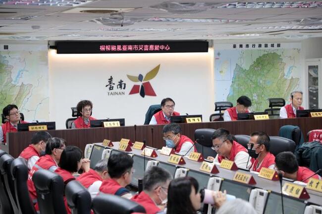 中颱「楊柳」襲台！　台南預防性撤離559人　黃偉哲：市府全面戒備 | 華視新聞