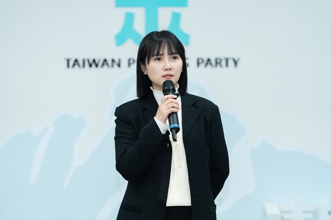 吳崢指民眾黨「擋普發1萬」　吳怡萱批「社會亂源」：拉低人民的智商 | 華視新聞