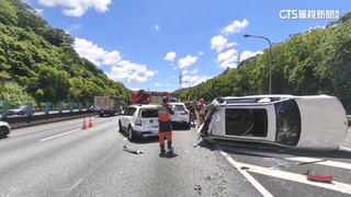 國道5車連環撞！　遊覽車疑未注意車況推撞4車