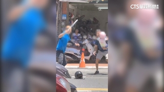 最壞示範！男抱4歲女　與前妻男友當街大打出手