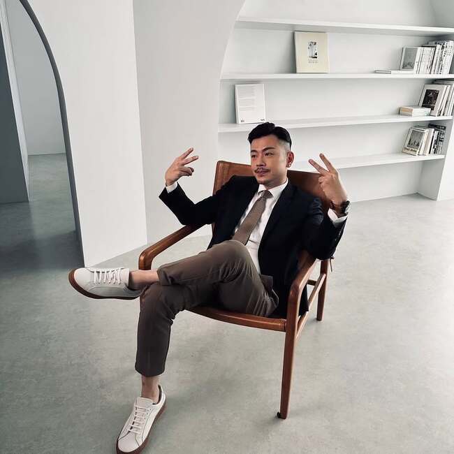 77老大YT頻道被盜！　見對方直播「5萬人觀看」　無奈笑：比我還多人 | 華視新聞