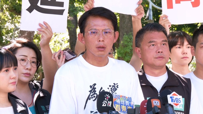 新北民進黨團提普發4.6萬　黃國昌批「劃錯重點、行徑像小丑」　卓冠廷：別罵藍白議員 | 華視新聞