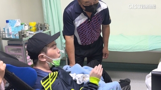 眼角撞傷誤診腦瘤　男開腦昏迷4個月奇蹟甦醒