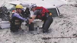 吉普車隊溯溪傳憾　男遭泥沙埋沒救出不治