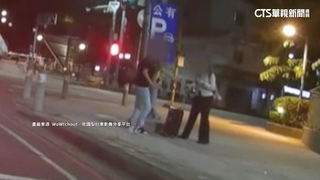 男跨車道搭訕「女嚇到後退」　警：可報案跟騷法