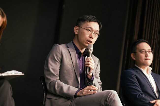 蔡賴剛見完「小英男孩」遭收押　黃士修：土條升職器庇佑也是會過保固的 | 華視新聞