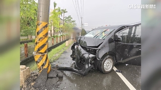 旅遊實境節目劇組車疑「天雨路滑」撞電桿！　5人急送醫