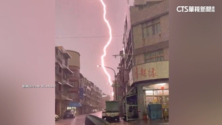 高雄昨風雨如颱傳淹水災情　雷神同時降臨港都