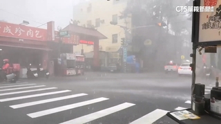 彰化鹿港午後暴雨如颱風天　桃園八德馬路變小河