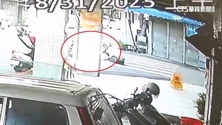 8旬嬤無照騎車！　碰撞懷孕女騎士　雙雙擦挫傷送醫