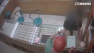 「栗子頭」闖銀樓搶金鍊失敗　變裝落跑「特徵明顯」遭逮