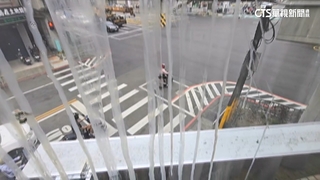 鄰近小學！新竹整復中心遭蛋砸　業者報警：疑遭波及