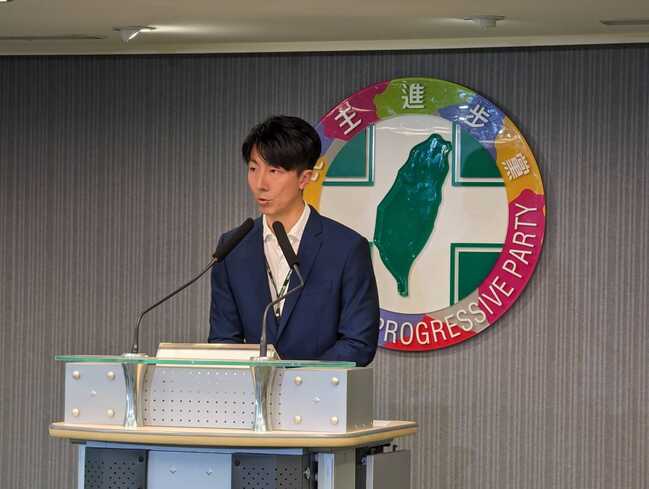 謝龍介質疑國安團隊太年輕　吳崢反酸：馬英九32歲出任機要 任內表現史上最差 | 華視新聞