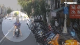 為買煎餃騎士逆向險碰撞　警：已違規.最高罰1800