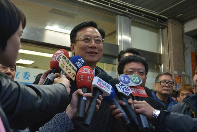 國民黨主席之爭開打！卓伯源勸退郝龍斌　喊「2028藍白不會郝」 | 華視新聞