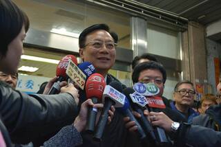 國民黨主席之爭開打！卓伯源勸退郝龍斌　喊「2028藍白不會郝」