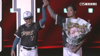 林智勝引退式！　重現「勝石連線」.洪總獻花引歡呼