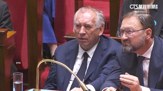 法國會信任投票未通過　總理白胡將遞辭呈