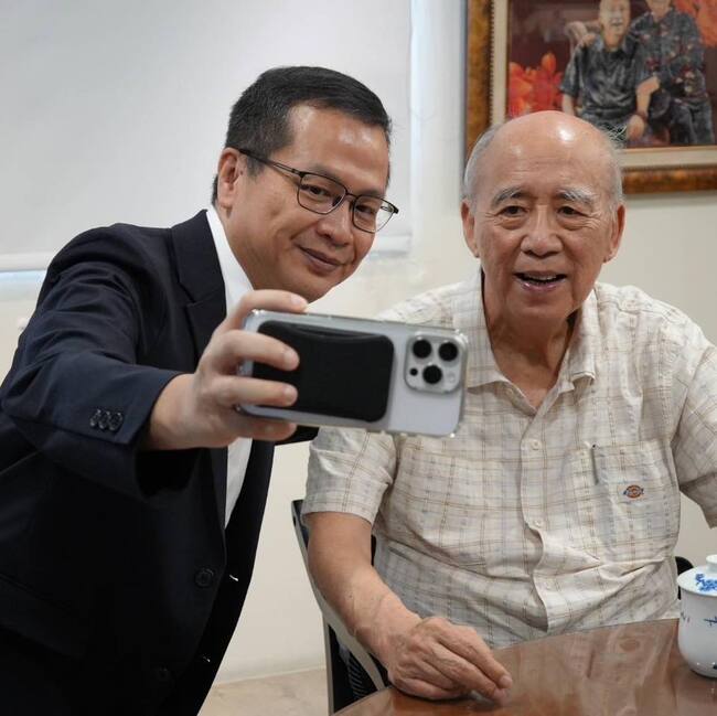 拜會「伯公」談參選黨主席理念　　羅智強：不重演2024悲劇 | 華視新聞