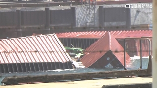 加州長堤港貨櫃落海　港口一度暫停運作全力搶救