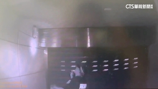 代駕送酒醉車主回家　鐵捲門關下無人回應驚困1小時