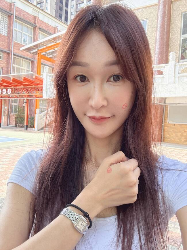 「雪坊優格」切割四叉貓　黃瓊慧批「發那種聲明很母湯」：拒買 | 華視新聞