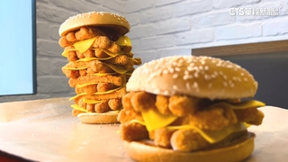 視覺系「雞」戰！　十層雞薯條堡vs.刷醬韓式炸雞