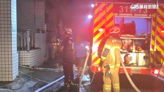 嘉縣住宅暗夜火冒煙　多人一度受困消防搶救8人送醫