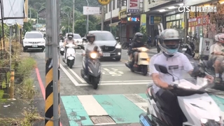 朝陽學生下課山坡路「直直衝」　附近居民：不敢過馬路