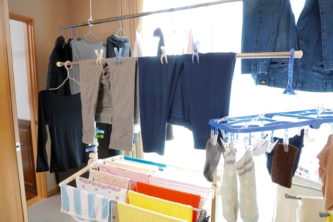 鬼月「衣服晾過夜」！婆婆要求全部重洗　人妻傻了：有人在意？ | 華視新聞