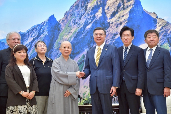 釋昭慧發起拒領1萬「把錢留在國庫」　卓揆：研議增設普發現金不領取選項 | 華視新聞