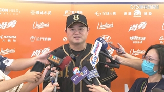 巧！　獅隊傳奇胡金龍　與「書僮」同日迎「最後一舞」