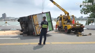 老母親摔入澄清湖！　一家三代騎車出門遭貨車撞2死