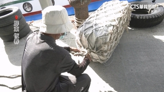 防颱作戰！恆春半潛艇觀光船提早打烊　遊客戲水撲空