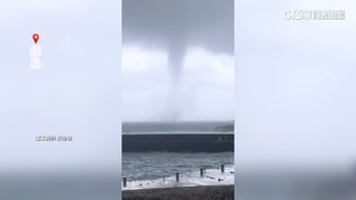 綠島.小琉球驚現「水龍捲」　直竄天際民眾心驚